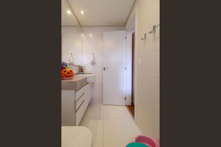Apartamento à venda com 131m², 3 quartos e 2 vagasSuíte 2 - Banheiro