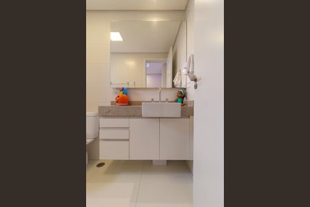 Apartamento à venda com 131m², 3 quartos e 2 vagasSuíte 2 - Banheiro