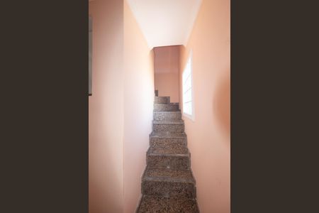 Casa para alugar com 204m², 2 quartos e 1 vagaEscada