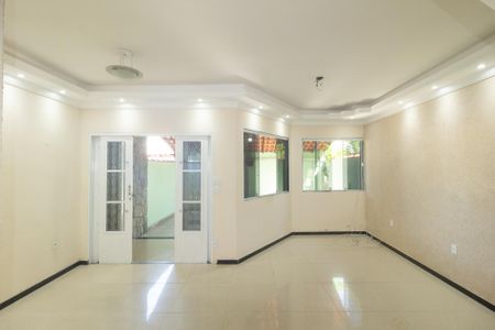 Sala de casa para alugar com 2 quartos, 204m² em Campo Grande, Rio de Janeiro