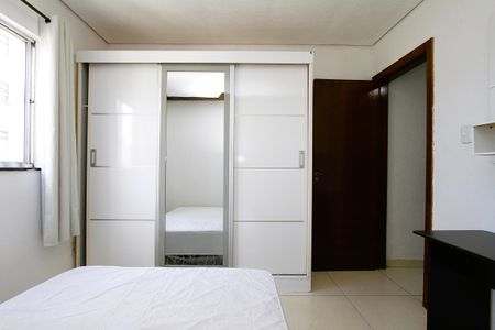Quarto  de kitnet/studio para alugar com 1 quarto, 25m² em João Pinheiro, Belo Horizonte