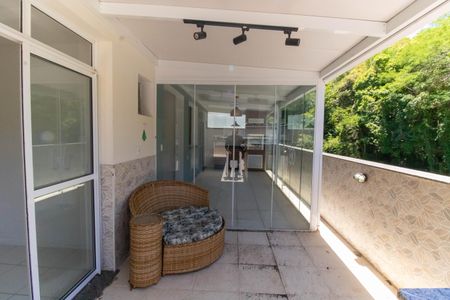 Apartamento à venda com 160m², 3 quartos e 1 vaga Apartamento à venda com 160m², 3 quartos e 1 vagaÁrea externa