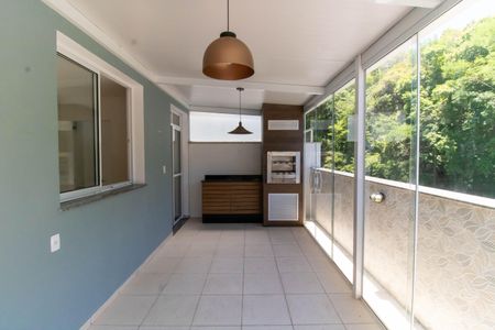 Apartamento à venda com 160m², 3 quartos e 1 vaga Apartamento à venda com 160m², 3 quartos e 1 vagaÁrea externa