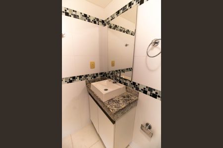 Apartamento à venda com 160m², 3 quartos e 1 vaga Apartamento à venda com 160m², 3 quartos e 1 vagaBanheiro Social