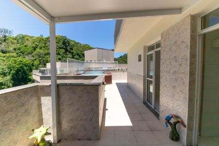 Apartamento à venda com 160m², 3 quartos e 1 vaga Apartamento à venda com 160m², 3 quartos e 1 vagaÁrea externa