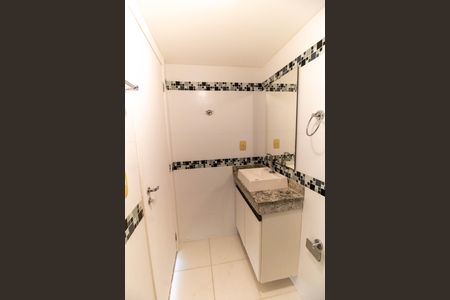 Apartamento à venda com 160m², 3 quartos e 1 vaga Apartamento à venda com 160m², 3 quartos e 1 vagaBanheiro Social