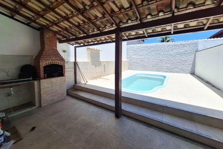 Casa à venda com 147m², 3 quartos e 2 vagasQuintal