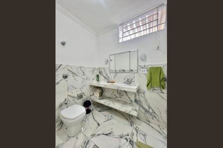 Casa à venda com 186m², 4 quartos e 4 vagas Casa à venda com 186m², 4 quartos e 4 vagasBanheiro da Suíte