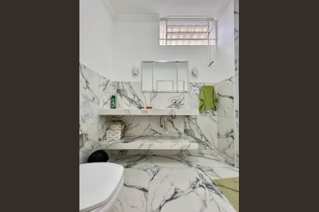 Casa à venda com 186m², 4 quartos e 4 vagas Casa à venda com 186m², 4 quartos e 4 vagasBanheiro da Suíte