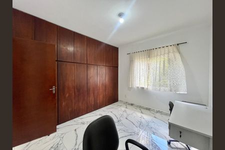 Casa à venda com 186m², 4 quartos e 4 vagas Casa à venda com 186m², 4 quartos e 4 vagasQuarto 2