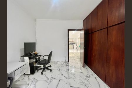 Casa à venda com 186m², 4 quartos e 4 vagas Casa à venda com 186m², 4 quartos e 4 vagasQuarto 2