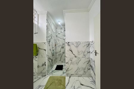 Casa à venda com 186m², 4 quartos e 4 vagas Casa à venda com 186m², 4 quartos e 4 vagasBanheiro da Suíte