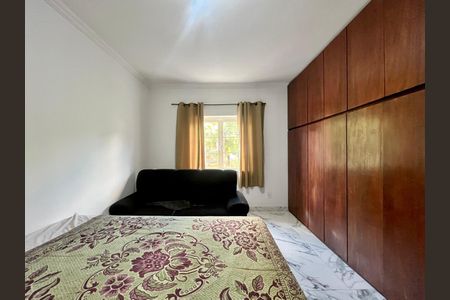 Casa à venda com 186m², 4 quartos e 4 vagas Casa à venda com 186m², 4 quartos e 4 vagasQuarto 1