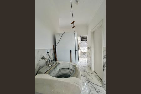 Casa à venda com 186m², 4 quartos e 4 vagas Casa à venda com 186m², 4 quartos e 4 vagasÁrea de Serviço