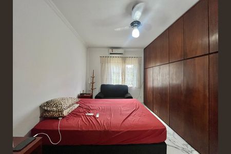 Casa à venda com 186m², 4 quartos e 4 vagas Casa à venda com 186m², 4 quartos e 4 vagasSuíte