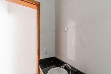 Casa à venda com 110m², 3 quartos e 2 vagasBanheiro 