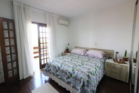 Casa à venda com 424m², 3 quartos e 4 vagasSuíte 1