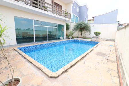 Casa à venda com 424m², 3 quartos e 4 vagasPiscina