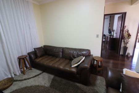 Casa à venda com 424m², 3 quartos e 4 vagasSala de TV