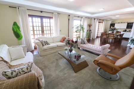 Casa à venda com 424m², 3 quartos e 4 vagasSala