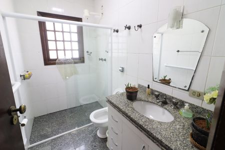 Casa à venda com 424m², 3 quartos e 4 vagasBanheiro 2