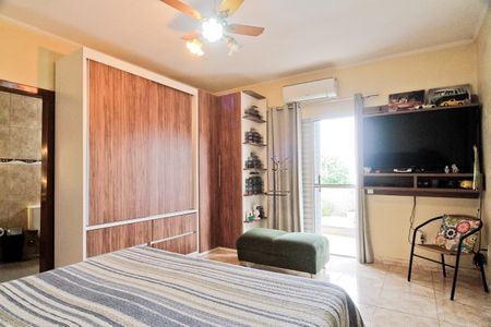 Casa à venda com 154m², 4 quartos e 5 vagasSuíte