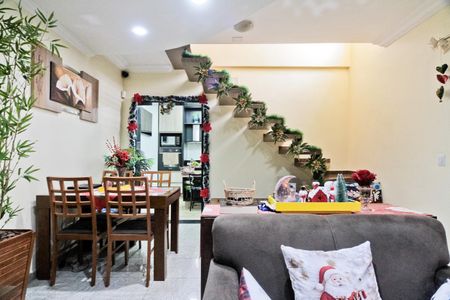 Sala de casa à venda com 4 quartos, 154m² em Parque Peruche, São Paulo