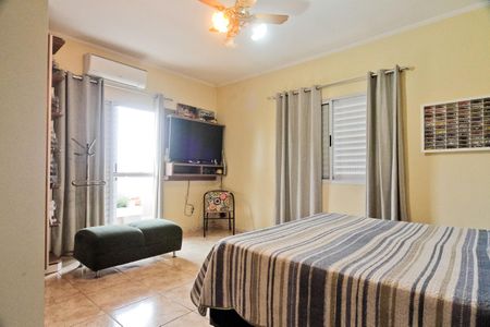 Suíte de casa à venda com 4 quartos, 154m² em Parque Peruche, São Paulo