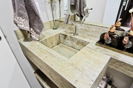 Casa à venda com 154m², 4 quartos e 5 vagasBanheiro 2