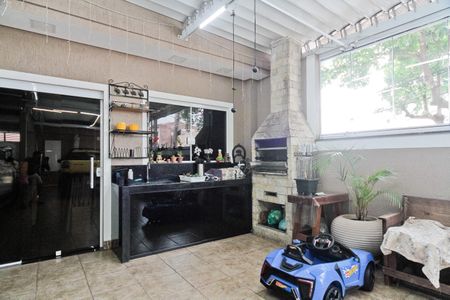 Casa à venda com 154m², 4 quartos e 5 vagasÁrea externa