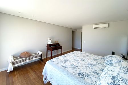 Casa de condomínio para alugar com 512m², 4 quartos e 6 vagasSuite 1