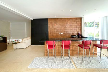 Casa de condomínio para alugar com 512m², 4 quartos e 6 vagasBar
