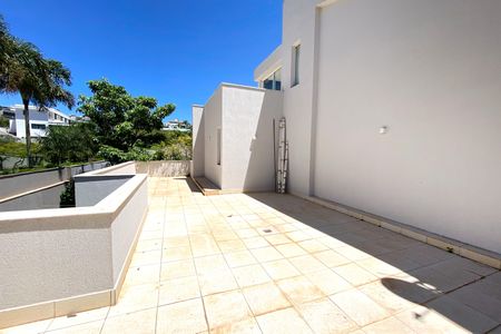 Casa de condomínio para alugar com 512m², 4 quartos e 6 vagasPátio