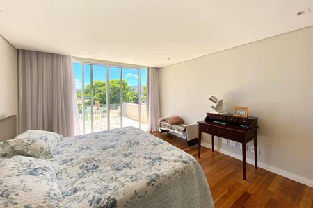 Casa de condomínio para alugar com 512m², 4 quartos e 6 vagasSuite 1