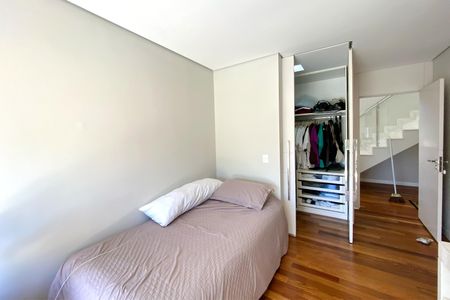 Casa de condomínio para alugar com 512m², 4 quartos e 6 vagasSuite 3