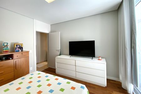 Casa de condomínio para alugar com 512m², 4 quartos e 6 vagasSuite 4