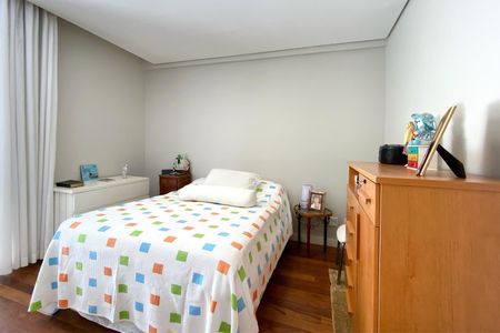 Casa de condomínio para alugar com 512m², 4 quartos e 6 vagasSuite 4