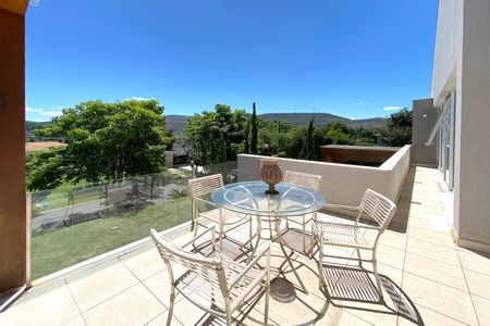 Casa de condomínio para alugar com 512m², 4 quartos e 6 vagasVaranda das Suites