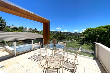 Casa de condomínio para alugar com 512m², 4 quartos e 6 vagasVaranda das Suites