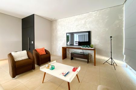 Casa de condomínio para alugar com 512m², 4 quartos e 6 vagasSala de TV