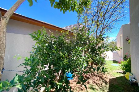 Casa de condomínio para alugar com 512m², 4 quartos e 6 vagasQuintal