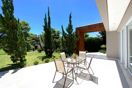 Casa de condomínio para alugar com 512m², 4 quartos e 6 vagasVarnada da Sala