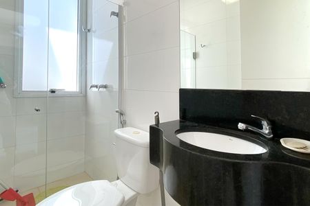 Casa de condomínio para alugar com 512m², 4 quartos e 6 vagasBanheiro de serviço