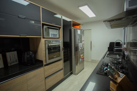 Apartamento à venda com 184m², 3 quartos e 3 vagasCOZINHA