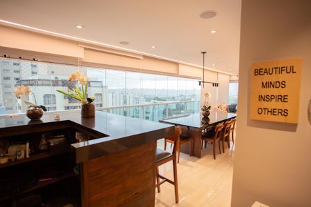 VARANDA GOURMET de apartamento à venda com 3 quartos, 184m² em Santa Teresinha, São Paulo