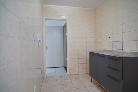 Cozinha  de apartamento para alugar com 1 quarto, 43m² em Vila Ipiranga, Porto Alegre