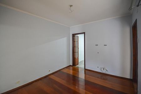 Casa à venda com 125m², 2 quartos e 2 vagas Casa à venda com 125m², 2 quartos e 2 vagasSala