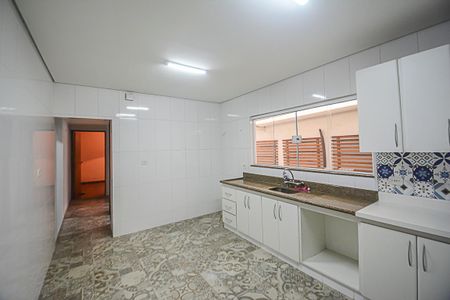 Casa à venda com 125m², 2 quartos e 2 vagas Casa à venda com 125m², 2 quartos e 2 vagasCozinha
