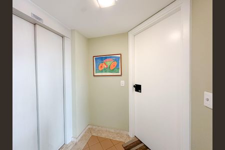 Apartamento à venda com 103m², 4 quartos e 2 vagas Apartamento à venda com 103m², 4 quartos e 2 vagasHall