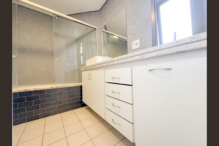 Apartamento à venda com 103m², 4 quartos e 2 vagas Apartamento à venda com 103m², 4 quartos e 2 vagasBanheiro Suíte